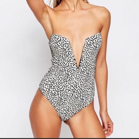 **RARE** Beach Riot Stone Cold Fox The Coqui One Piece in Dot Texture swimsuit - Picture 1 of 5